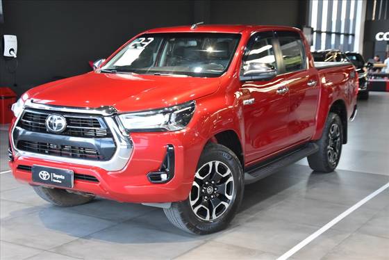 TOYOTA HILUX 2.8 D-4D TURBO DIESEL CD SRX 4X4 AUTOMÁTICO TOYOTA HILUX 2.8 D-4D TURBO DIESEL CD SRX 4X4 AUTOMÁTICO